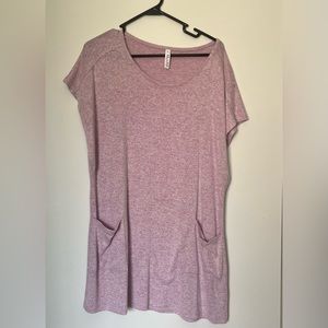 latched Mama Nursing Top-Side access